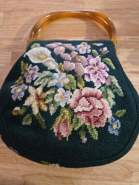 Vintage Floral Needlepoint Handbag w Amber Lucite/Bakelite Handle - Green w Pink